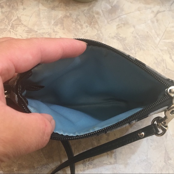 Coach- Wristlet - Picture 4 of 4